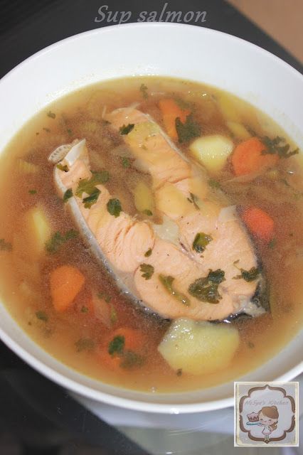 Dari Dapur NaSya: Sup ikan salmon Ikan Salmon, Sup Ikan, Confinement Food, Kids Menu, Snacks Recipes, Indonesian Food, Baby Furniture, Healthy Snacks Recipes, Wonton Soup