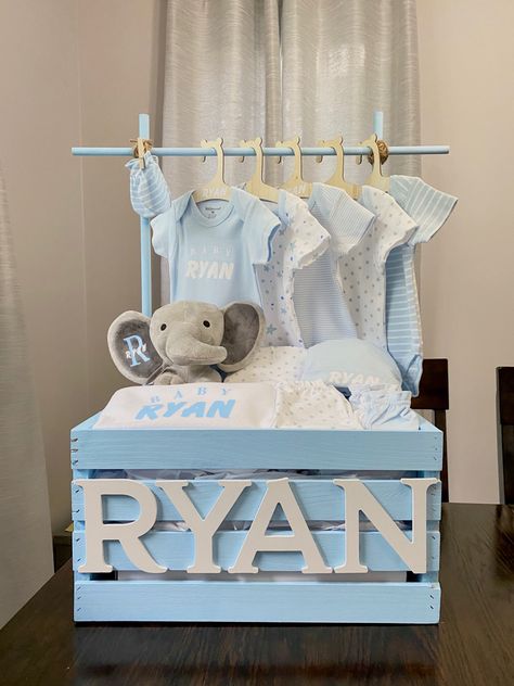 Baby Clothes Gift Basket, Baby Clothes Basket Gift, New Baby Hamper, Baby Gift Basket Ideas For Boys, Welcome Home Baby Gifts, Baby Shower Clothing Rack, Babyshower Gift Idea Boys, Boy Baby Shower Gift, Baby Boy Baby Shower Gift