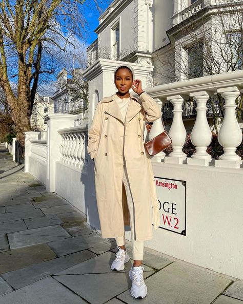 Aisha Ibrahim 🇬🇧🇳🇬 on Instagram: “#AD A good pair of shoes are always the perfect finishing touch to every great outfit. And my @adidas ozweego trainers from @officeshoes…” Outfits With Ozweego Shoes, Adidas Ozweego Outfit Women, Adidas Ozweego Outfit, Ozweego Outfit Women, Office Trainers, Fits Modest, Outfit Modest, Korea Trip, Trip Outfit