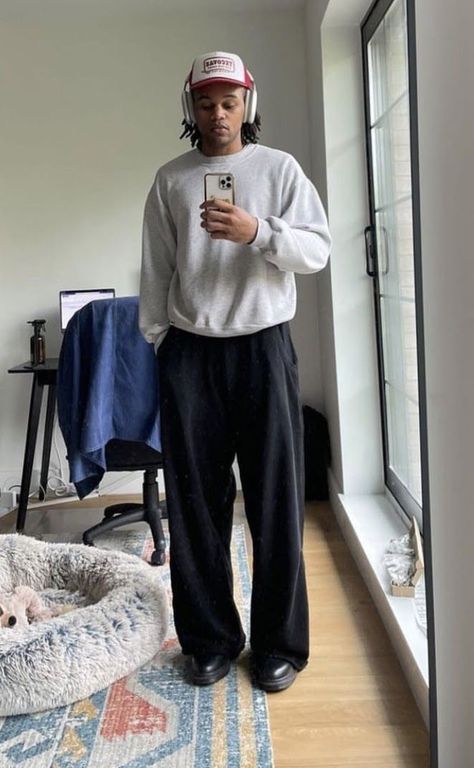 Baggy Pants For Men, Style Baggy Pants, Track Pants Outfit, Guy Fits, Pants Outfit Men, Shoes 2023, Aesthetic Spring, Men Street Fashion, Street Fashion Men Streetwear