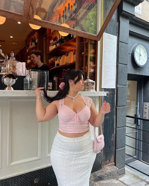 new york minute 🌸 . spring fashion, spring inspo, pinterest aesthetic, trending outfit, outfit inspo, spring outfit, spring aesthetic, pinterest girl, pinterest inspired #springfashion #pinterestaesthetic #springoutfit #pinterestgirl #pinterestphoto #girlyaesthetic #softgirlaesthetics #softgirloutfits Soft Plus Size Outfits, Pink Girly Outfits Plus Size, Winter Coquette Outfits Plus Size, Plus Size Outfits Coquette, Girly Outfits Mid Size, Soft Feminine Outfits Plus Size, Curvy Coquette Outfits, Plus Size Coquette Aesthetic, Feminine Plus Size Outfits