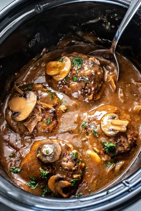 Crockpot Salisbury Steak Recipe, Crockpot Salisbury Steak, Salisbury Steak Crockpot, Easy Suppers, Beef Crockpot, Salisbury Steak Recipe, Slow Cooker Salisbury Steak, Sliced Onion, Beef Dinners