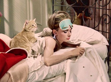 Aubrey Hepburn, Holly Golightly, I Love Cinema, Breakfast At Tiffanys, Iconic Women, 인물 사진, Film Serie, Film Stills, Old Movies