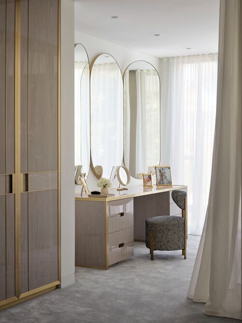 Wardrobe Makeover Ideas, Luxury Dressing Room, Small Dressing Rooms, Glam House, Dressing Room Decor, Luxury Closets Design, Wardrobe Makeover, Hill Interiors, Sydney Harbour