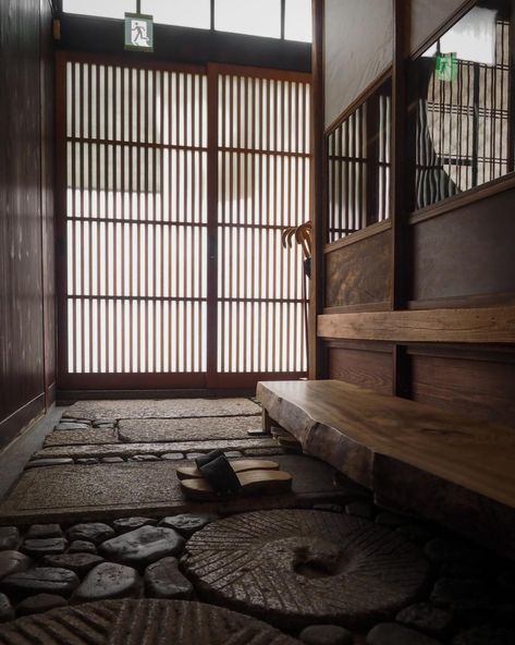 Japanese Hallway, Stone Pavement, Instagram Light, Built In Bench, Eco House, Japanese House, Stone Flooring, Traditional Japanese, Tea Room