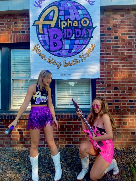 Hannah Montana Sorority Bid Day, Hannah Montana Bachelorette, Hannah Montana Sorority Theme, Hannah Montana Themed Bachelorette Party, Hannah Montana Aesthetic Outfits, Hannah Montana Big Little Reveal, Disco Theme Bid Day, Zta Bid Day Themes, Hannah Montana Themed Party