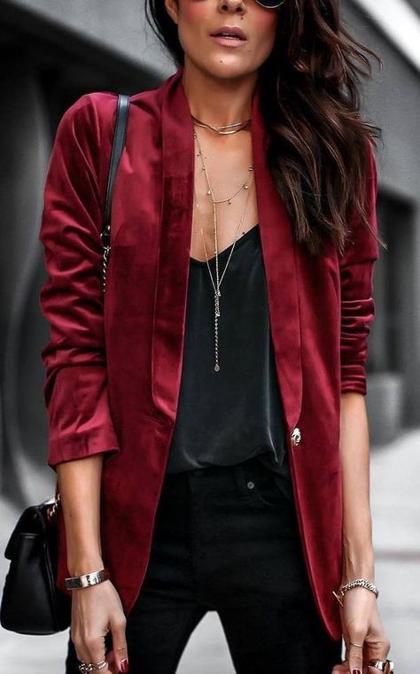 Velvet Blazer Outfit, Red Velvet Blazer, Y2k Outfits Street Styles, Red Velvet Jacket, Blazer Outfits For Women, Red Suit, Rock Chic, Velvet Blazer, Y2k Outfits