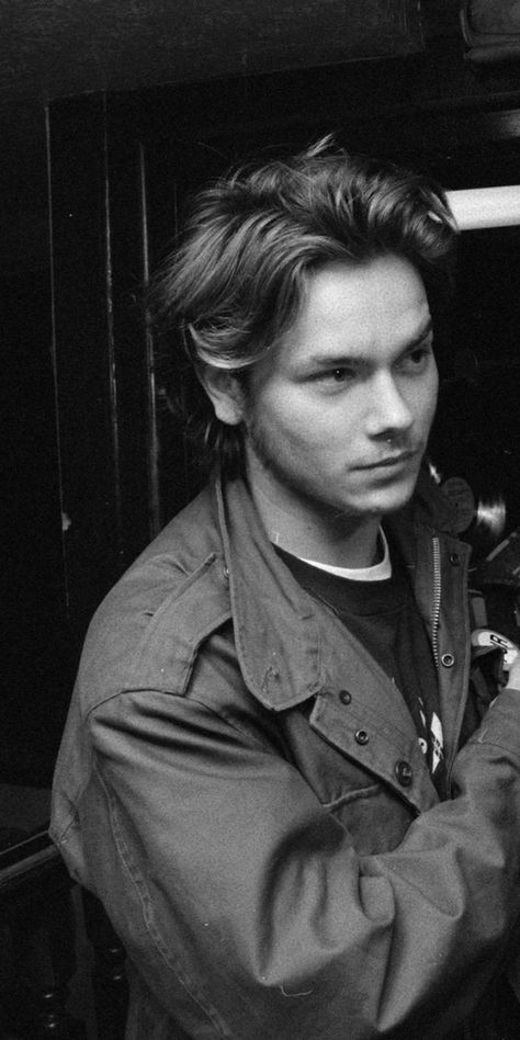 Cafe In New York, Leonardo Dicaprio Photos, My Own Private Idaho, Films Movies, River Phoenix, Hey Jude, The Secret History, Rock Cafe, Hard Rock Cafe