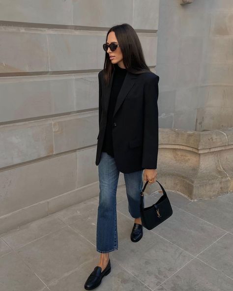 Irin on Instagram: “black cashmere knit is def a life-saver 🖤 wearing @annav.berg sweater” Black Cashmere Sweater Outfit, Black Blazer And Jeans Outfit Women, Black Knit Sweater Outfit, Black Blazer Outfits For Women, Blazer And Jeans Outfit Women, Blazer Outfits Women, Cashmere Sweater Outfit, Spy Style, Cropped Jeans Outfit