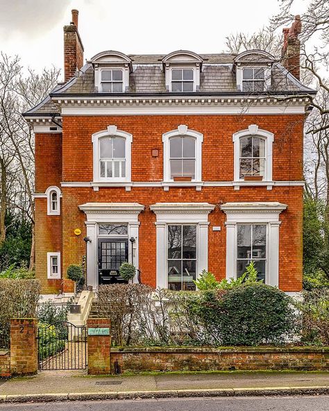 A beautiful brick house in Sydenham, London. Click through for more pictures on A Lady in London’s Instagram.   #house #london #sydenham Old Brick House, House Victorian, Red Brick House, London House, Victorian Architecture, Architecture Exterior, Sims House, Exterior House, Style At Home