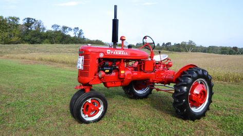 1947 Farmall B Cultivision | S26 | Davenport 2016 Antique Trucks, Mecum Auction, Tractor, Auction, For Sale