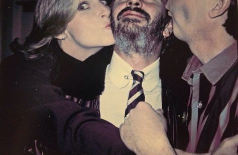 Linda and Paul kissing Ringo Ringo Starr And Paul Mccartney, Paul Mccartney Linda Eastman, Paul Mccartney By Linda Mccartney, Paul And Linda, Paul Mccartney Ringo Starr, Paul And Linda Mccartney In Love, Paul Kiss, Linda Eastman, Paul And Linda Mccartney