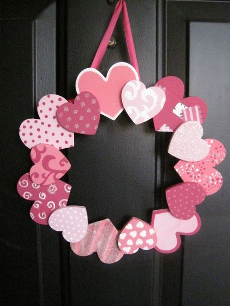 Valentine Craft Decorations, Saint Valentin Diy, Valentines Bricolage, Easy Diy Wreaths, Diy Valentines Decorations, Diy Gifts For Kids, Diy Valentines Crafts, Valentine Day Wreaths, Saint Valentine