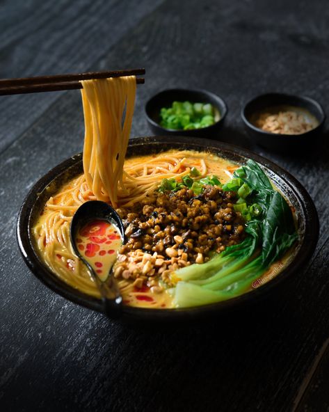 Tan Tan Ramen, Japanese Food Photography, Chinese Diet, Curry Ramen, Spicy Ramen, Ramen Noodle Soup, Fried Mushrooms, Asian Soup, Vegan Gluten Free Recipes