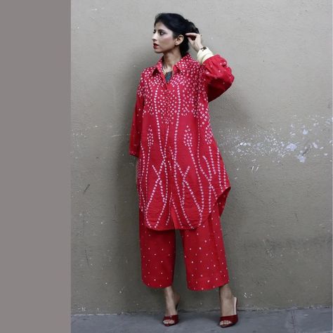 The Flower Garden Co-ord Set In our new Bandhani pattern Pure cotton Hand knotted Bandhani Fun chic and classy Has pockets Free size. . . . #cottonkurti #cotton #cottonkurti #coordset #funindianwear #summerkurta #streetstyle #streetstyleindia #indianwear #indianstyle #summerfashion #handmade Street Style India, Bandhani Pattern, Coord Set, Co Ord Set, Co Ord, Indian Wear, Anarkali, Indian Fashion, Free Size