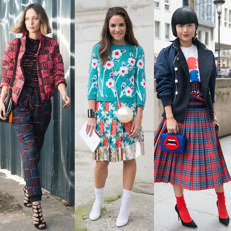 Street Style That Proves You Can Mix and Match Bold Prints Mix And Match Patterns Outfits, Mixing Patterns Fashion, Color Matching Clothes, Pattern Mixing Outfits, Mixed Prints Outfit, Pattern Clash, Mix And Match Outfits, Outfits Colorful, Matching Prints