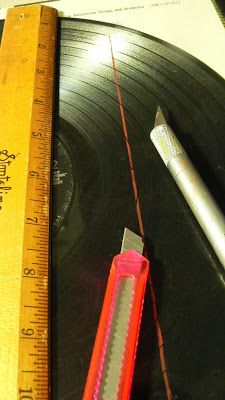 Vinyl Record Diy Projects, Record Clock Diy, Vinyl Record Crafts Diy, Old Records Crafts, Record Projects, Vinyl Record Projects, Record Diy, Vinyl Records Diy, Records Diy