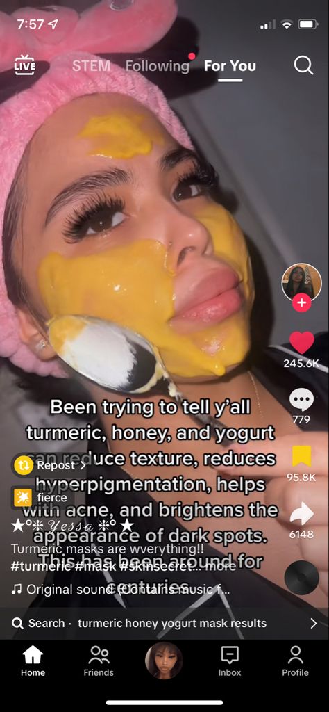 Tumeric Yogurt Honey Mask, Turmeric Mask For Hyperpigmentation, Tumeric Honey Mask, How To Naturally Lighten Skin, Tumeric Lip Lightening Recipe, Tumeric Skin Lightening, Turmeric Face Mask Dark Spots, Honey Skin Benefits, Skincare Stuff