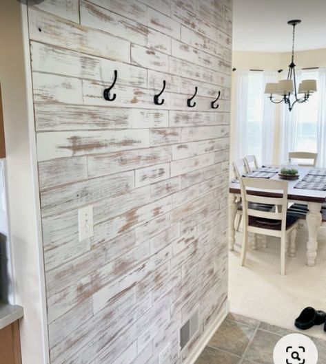 Whitewash Pallet Wood, Pallet Wood Shiplap Wall, Distressed White Wood Wall, Beachy Shiplap Wall, White Washed Pallet Wall, Whitewash Pallet Wall, Beach House Wall Panelling, Distressed White Shiplap Wall, White Wash Plywood Walls