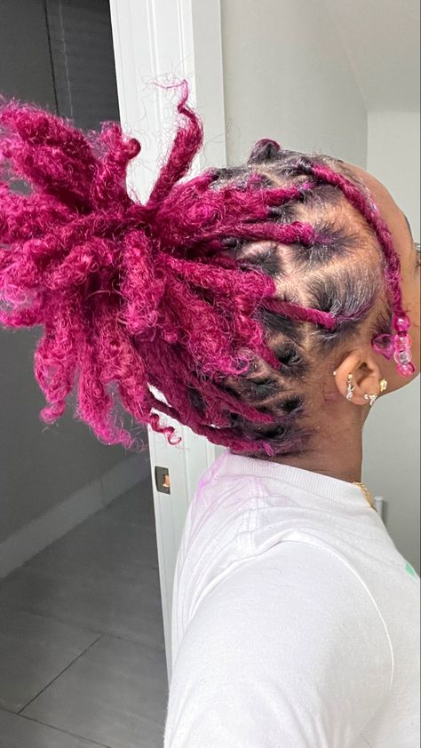 Dread Hairstyles For Women Short Hair, Dyed Locs Black Women, Colored Locs Black Women, Loc Hairstyles, Black Ponytail Hairstyles, Short Locs Hairstyles, Dreadlock Styles, Dyed Hair Inspiration, Dreads Styles