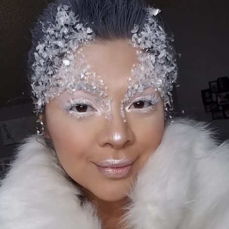 Ice Princess Makeup Snow Queen, Frosted Makeup, Ice Princess Makeup, Snow Queen Makeup, Holiday Makeup Christmas, Snow Makeup, Frozen Makeup, Winter Core, Deer Makeup