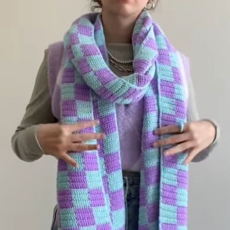 Crochet Scarf Checkered, Checkered Crochet Scarf, Checkered Scarf Crochet, Crochet Scarf Aesthetic, Mothers Day Gifts Crafts, Crochet Scarf Ideas, Crochet Christmas Ideas, Diy Teacher Appreciation Gifts, Cotton Crochet Patterns