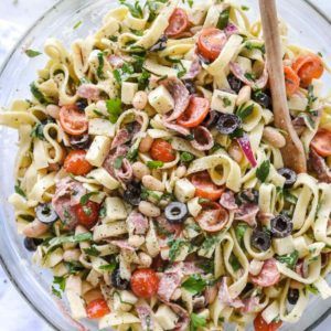 Creamy Tuscan Pasta Salad | foodiecrush.com Beach Dinner Recipes, Tuscan Pasta Salad, Easy Chicken Fettuccine Alfredo, Entertaining Ideas Party, Creamy Italian Pasta Salad, Tuscan Salad, Tuscan Pasta, Turkey Meatballs Baked, Easy Chicken Breast