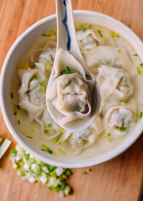 This simple wonton soup recipe is so delicious and easy to follow. The wontons can be frozen and then boiled and added to stock to make wonton soup any time of the day! Source: thewoksoflife.com Chinese Wonton Soup Recipe, Homemade Wontons, Wonton Soup Recipe, Won Ton, Wonton Recipes, Wontons, Taste Test, Woks, Asian Dishes