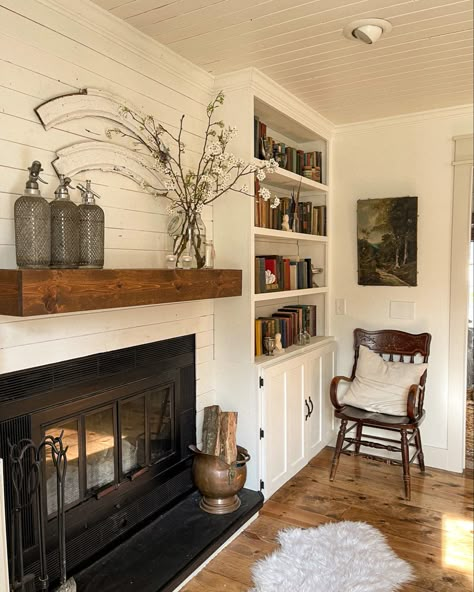 Farmhouse Cottage Fireplace, Cottagecore Fireplace Aesthetic, Brick Fireplace Inspiration, Country Cottage Fireplace, English Decor Living Room, Cozy Colonial Home, Cottage Core Mantle, Cottage Fireplace Decor, Cottage Core Fireplace