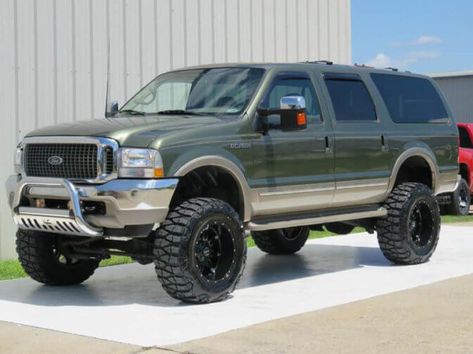 Ford Excursion 38 Inch Tires vs 37" - What Lift To Choose? Ford Excursion Diesel, Ford Suv, Lifted Ford, Bug Out Vehicle, Ford 4x4, Powerstroke Diesel, Truck Camping, Wolverine Marvel, Truck Stuff