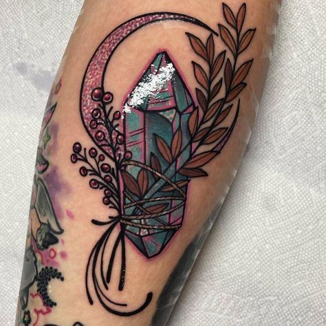 Vintage Wall Decor Ideas, Rustic Wall Decor Ideas, Witchcraft Tattoos, Flowers Geometric, Hippie Tattoo, Crystal Tattoo, Lavender Tattoo, Poppies Tattoo, Witch Tattoo