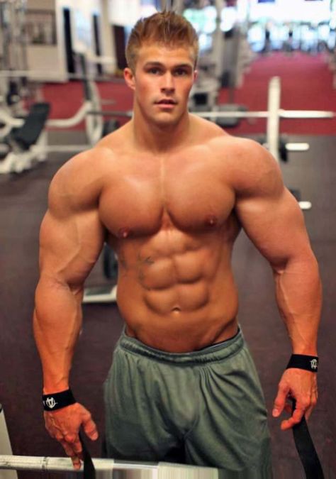 Best Chest Workout, Chest Workouts, Big Muscles, Chest Workout, A Gym, Muscular Men, Shirtless Men, Bench Press, Muscle Men