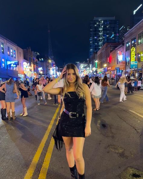 Nashville dump, going out, dress, black sparkly dress, country ootd, belt, country, going out, broadway, bars, clubs, boots, night, nightlife, drinking, nashville, photo inspo, posing Broadway Bars, Nashville 21st Birthday, Nashville Birthday, Belt Country, Black Sparkly Dress, Going Out Dress, Nashville Trip, Sparkly Dress, Out Dress