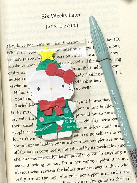 Art Scrapbook, Cute School Stationary, Cute Origami, Hello Kitty Crafts, Kitty Christmas, Pinterest Diy Crafts, Hello Kitty Christmas, Cute Diy, Diy Origami