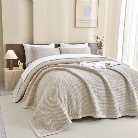 PRICES MAY VARY. 【3pcs Oversized King Quilt Bedspread Set 】Sanracie wheat Waffle weave quilt set oversized california king size includes;1pcs cotton oversized king plus quilt/coverlet (128 x 120 inches) and 2pcs matching cotton farmhouse king pillowshams (20 x 36 inches) that will transform your bed into a lavish and inviting sanctuary. Pair it with other bedding items to create a cohesive look in your room. With its stunning Khaki color and intricate design. 【Exquisite Waffle Weave Design】 This Neutral Color Bedding Sets, King Bedspreads Master Bedrooms, King Bedspreads, Farmhouse King Bedding, Oversized Bedding, King Bed Set, Brown Quilt Bedding, Oversized King Bedding, King Size Quilts