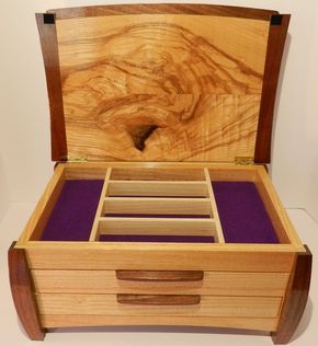 Wood Jewelry Box Ideas, Diy Jewelry Box Ideas, Diy Jewelry Box, Jewelry Box Ideas, Jewelry Box Plans, Intarsia Wood Patterns, Wood Jewelry Diy, Woodworking Plans Patterns, Wooden Box Designs