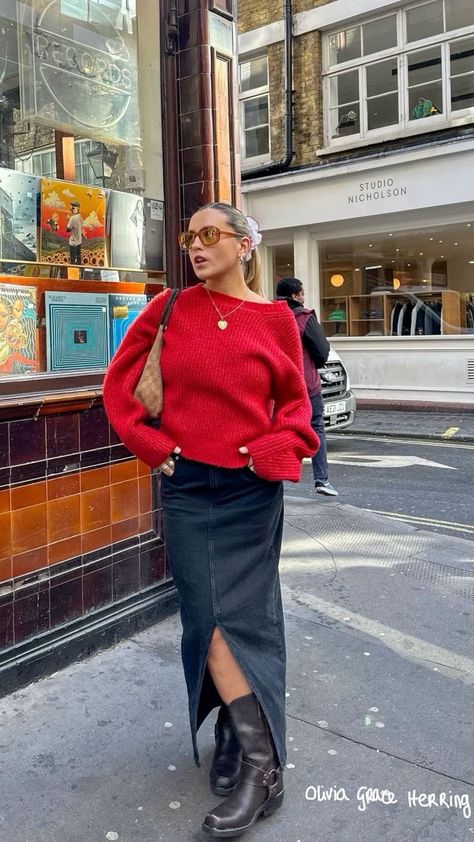 All One Color Outfit, 12 Degrees Celsius Outfit, Fall Colorful Outfits, Nyc Outfits Fall, Red Jumper Outfit, Outfit Inspo Aesthetic Winter, Cozy Chic Outfit, Grandpa Fashion, Nyc Winter Outfits