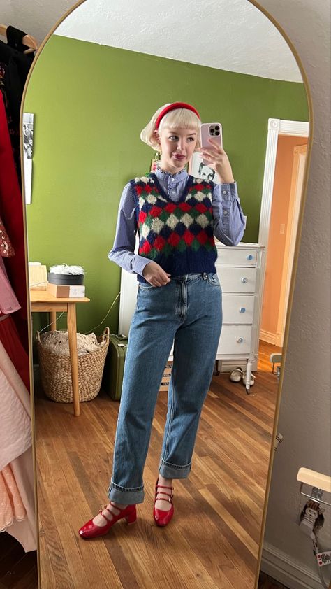 Outfit Ideas Quirky, Italian Grandma Outfit, Layering Outfits 2023, Quirky Classic Style, Quirky Academia Outfits, Colorful Grandma Aesthetic, Grandmacore Outfit Aesthetic, Granny Outfit Style, Electic Grandfather Style