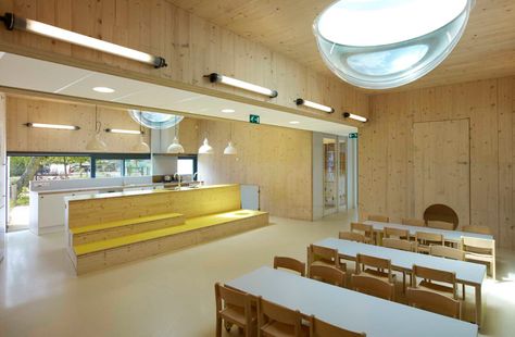 Children Architecture, Daycare Rooms, School Cafe, Kindergarten Interior, Kindergarten Design, Home Daycare, Childcare Center, Education Design, School Children