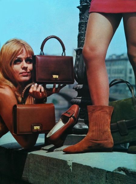 TheHistorialist: IT BAGS - 1967 - FERRAGAMO Late 60s Fashion, 60s Shoes, Shoe Advertising, It Bags, Pin Up Vintage, 60s 70s Fashion, 60s And 70s Fashion, 70s Inspired Fashion, Vintage Revival