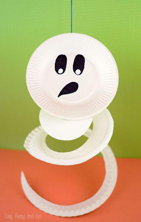 Paper Plate Ghost - Paper Plate Crafts for Kids - Easy Peasy and Fun Paper Plate Ghost, Spooky Halloween Crafts, Ghost Crafts, Paper Plate Crafts For Kids, October Crafts, Halloween Arts And Crafts, Halloween Preschool, Adornos Halloween, Paper Plate Crafts