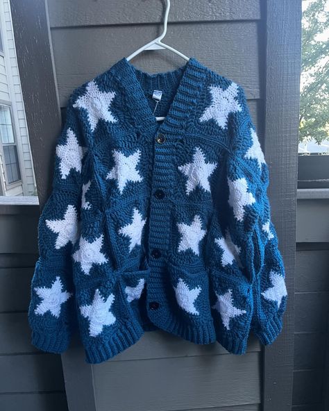 🪡 Coraline Inspired Cardigan 🪡 — I was given the honor of making a Coraline inspired cardigan for a friend. I am so proud of how it came out that even I didn’t want to give it to the owner when I was done 😅 I utilized Caron’s One Pound in the color way Ocean, alongside Caron’s Simply Soft Party in the color way Snow. It took approximately 10-15 hours to make. — Order on my Etsy! https://varietystudiocrafts.etsy.com — • • • • • • • • • • • • #crochet#smallbusiness#crochetsmallbusiness#hand... Coraline Sweater Crochet, Crochet Star Cardigan, Crochet Star Sweater, Coraline Sweater, Crochet Coraline, Star Cardigan, Crochet Stars, Dark Outfits, One Pound