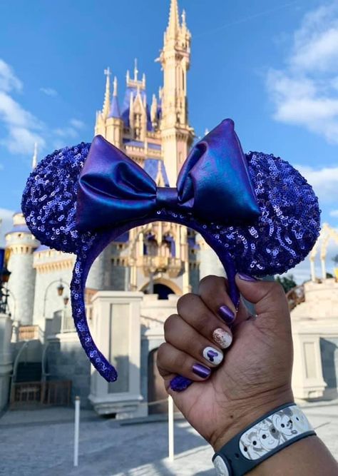 Disney Ears Color Street Nail Combo Color Street Disney Nails, Color Street Disney Inspired, Street Nail Art, Nails Color Street, Disney Nail Art, Disney 100 Years, Disney Nail, Manicure Inspiration, Nail Art Disney