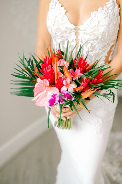 Bright tropical Maui wedding bouquet perfect for a tropical themed wedding in Maui. PC: @jennyvargasphotography Bouquet: @thefloralette Planning: @alohawedding Hawaiian Bride Bouquet, Tropical Bride Bouquet, Hawaii Wedding Bouquet, Hawaiian Wedding Bouquet, Tropical Bridesmaid Bouquet, Hawaii Bouquet, Roatan Wedding, Hawaiian Wedding Theme, Tropical Bouquet Wedding