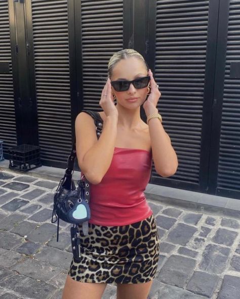 Cheetah print🐆🤎>> Cheetah Print Outfits Aesthetic, Cheetah Print Fit, Cheetah Skirt Outfit, Cheetah Print Clothes Aesthetic, Y2k Cheetah Print Outfits, Cheetah Print 2000s, Cheetah Print Outfit, Cheetah Outfit, Cheetah Print Top