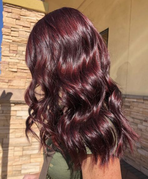 Cherry Hair Color Dark, Hair Color Inspiration Curly Hair, Marron Red Hair Color, Burgundy On Brown Hair, Burgundy Hair On Brown Hair, Cherry Pepsi Hair Color, Dark Red Plum Hair, Cherry Colour Hair, Cherry Red Hair Medium Length