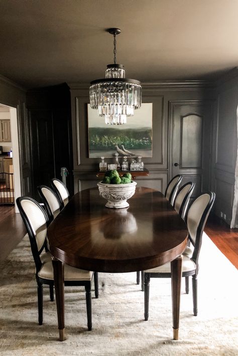 Black Antique Dining Table, Art Deco Dining Room Dining Tables, Dark Interior Dining Room, Dining Room With Antique Table, Dark Wood Dining Table And Chairs, Louis Xvi Dining Room, Art Deco Dining Table And Chairs, Dining Table Art Deco, Modern Dining Room With Antique Furniture