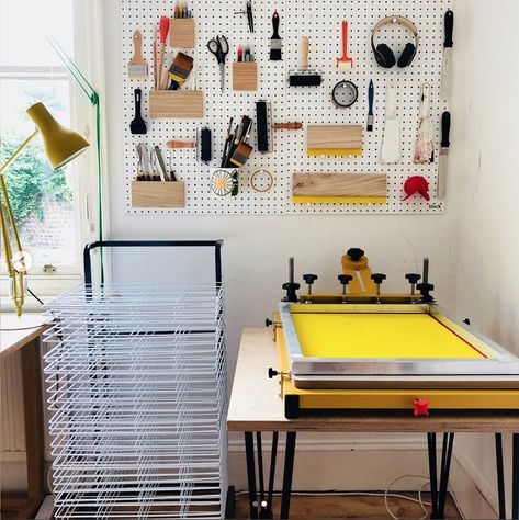 Screen Printing Workspace, Screen Print Studio Workspaces, Screen Printing Studio Ideas, Screen Printing Workshop, Print Studio Workspaces, Screen Print Studio, Screen Printing Room, Screen Printing Ideas, Textiles Studio