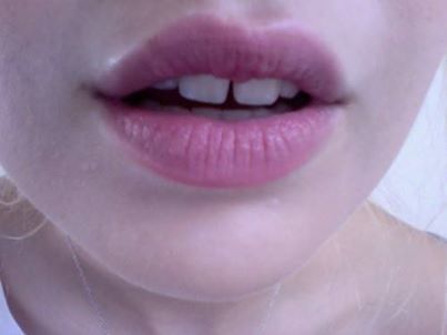 Imagen de lips, pale, and teeth Teeth Gaps Aesthetic, Lips Aesthetic, Teeth Aesthetic, Cute Tooth, Gap Teeth, Skins Uk, White Teeth, Pink Lips, Art Reference