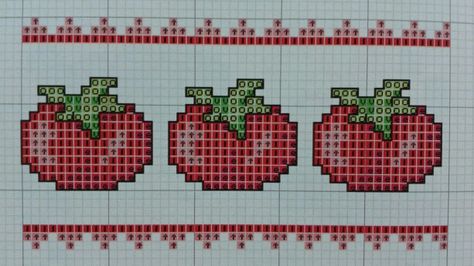 Tomates Cross Stitch Fruit, Small Cross Stitch, Pixel Pattern, Plastic Canvas Crafts, Tapestry Crochet, Canvas Crafts, Art Market, Plastic Canvas, Le Point